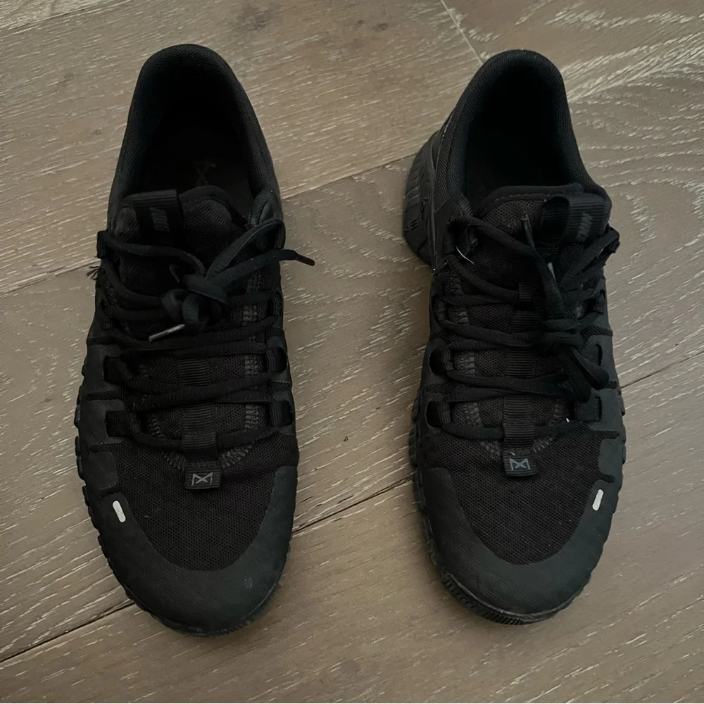 Nike Women’s All-Black Athletic Sneakers